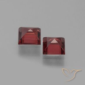 Shop natural 1.43ct ディープレッド パイロープガーネット gems, 四角形, from モザンビーグ at GemSelect. In stock, global shipping!