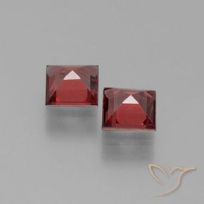 Shop natural 1.38ct 濃いスカーレットレッド パイロープガーネット gems, 四角形, from モザンビーグ at GemSelect. In stock, global shipping!