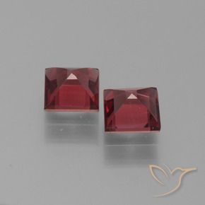 Shop natural 1.67ct ディープレッド パイロープガーネット gems, 四角形, from モザンビーグ at GemSelect. In stock, global shipping!