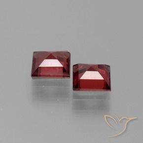 Shop natural 1.43ct ダークレッド パイロープガーネット gems, 四角形, from モザンビーグ at GemSelect. In stock, global shipping!