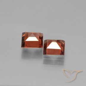 Shop natural 1.53ct スカーレットレッド パイロープガーネット gems, 四角形, from モザンビーグ at GemSelect. In stock, global shipping!