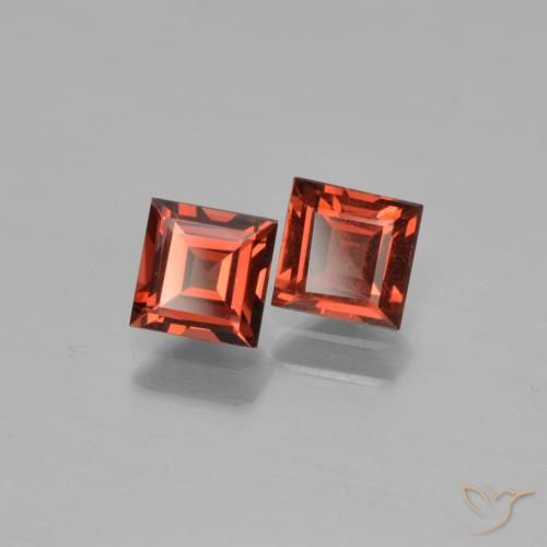 Shop natural 1.40ct ディープレッド パイロープガーネット gems, 四角形, from モザンビーグ at GemSelect. In stock, global shipping!