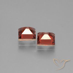 Shop natural 1.59ct スカーレットレッド パイロープガーネット gems, 四角形, from モザンビーグ at GemSelect. In stock, global shipping!