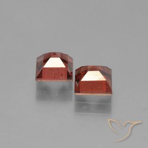 Shop natural 1.78ct ミディアムレッド パイロープガーネット gems, 四角形, from モザンビーグ at GemSelect. In stock, global shipping!
