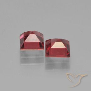 Shop natural 1.69ct 濃いレッドワイン パイロープガーネット gems, 四角形, from モザンビーグ at GemSelect. In stock, global shipping!