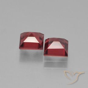Shop natural 1.62ct ディープレッド パイロープガーネット gems, 四角形, from モザンビーグ at GemSelect. In stock, global shipping!