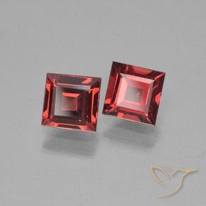Shop natural 1.47ct ダークレッド パイロープガーネット gems, 四角形, from モザンビーグ at GemSelect. In stock, global shipping!