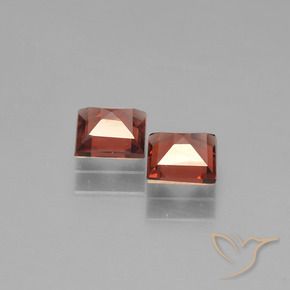 Shop natural 1.34ct ミディアムレッド パイロープガーネット gems, 四角形, from モザンビーグ at GemSelect. In stock, global shipping!