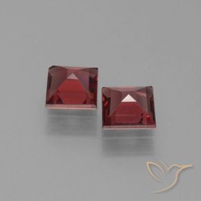 Shop natural 1.33ct ディープレッド パイロープガーネット gems, 四角形, from モザンビーグ at GemSelect. In stock, global shipping!