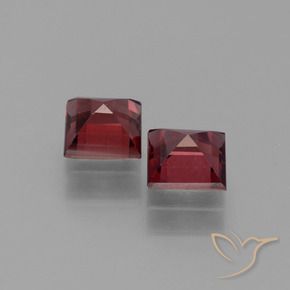 Shop natural 1.57ct ディープレッド パイロープガーネット gems, 四角形, from モザンビーグ at GemSelect. In stock, global shipping!