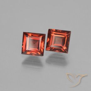 Shop natural 1.81ct ディープレッド パイロープガーネット gems, 四角形, from モザンビーグ at GemSelect. In stock, global shipping!