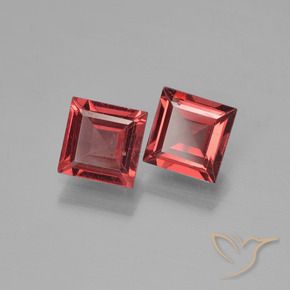 Shop natural 1.36ct ディープレッド パイロープガーネット gems, 四角形, from モザンビーグ at GemSelect. In stock, global shipping!