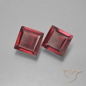 Shop natural 1.46ct スカーレットレッド パイロープガーネット gems, 四角形, from モザンビーグ at GemSelect. In stock, global shipping!