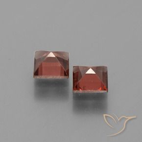 Shop natural 1.77ct ミディアムレッド パイロープガーネット gems, 四角形, from モザンビーグ at GemSelect. In stock, global shipping!