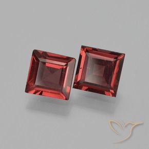 Shop natural 1.52ct ダークレッド パイロープガーネット gems, 四角形, from モザンビーグ at GemSelect. In stock, global shipping!