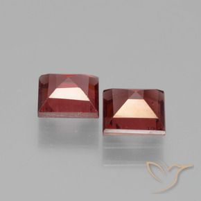 Shop natural 1.52ct ダークレッド パイロープガーネット gems, 四角形, from モザンビーグ at GemSelect. In stock, global shipping!