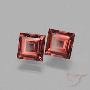 Shop natural 1.47ct ミディアムレッド パイロープガーネット gems, 四角形, from モザンビーグ at GemSelect. In stock, global shipping!