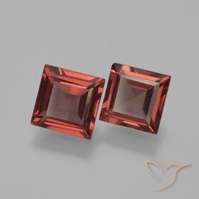 Shop natural 1.50ct スカーレットレッド パイロープガーネット gems, 四角形, from モザンビーグ at GemSelect. In stock, global shipping!