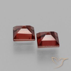 Shop natural 1.55ct ダークレッド パイロープガーネット gems, 四角形, from モザンビーグ at GemSelect. In stock, global shipping!