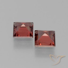 Shop natural 1.30ct ダークレッド パイロープガーネット gems, 四角形, from モザンビーグ at GemSelect. In stock, global shipping!