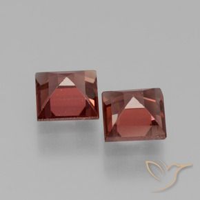 Shop natural 1.51ct ダークレッド パイロープガーネット gems, 四角形, from モザンビーグ at GemSelect. In stock, global shipping!