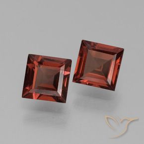 Shop natural 1.66ct ダークレッド パイロープガーネット gems, 四角形, from モザンビーグ at GemSelect. In stock, global shipping!