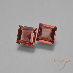 Shop natural 1.47ct スカーレットレッド パイロープガーネット gems, 四角形, from モザンビーグ at GemSelect. In stock, global shipping!