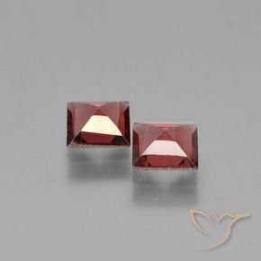 Shop natural 1.36ct ミディアムレッド パイロープガーネット gems, 四角形, from モザンビーグ at GemSelect. In stock, global shipping!