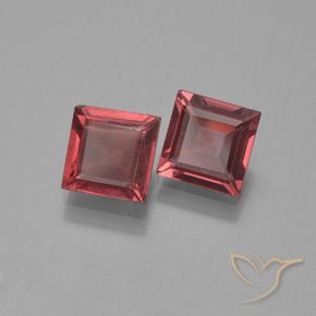 Shop natural 1.45ct 濃いレッドワイン パイロープガーネット gems, 四角形, from モザンビーグ at GemSelect. In stock, global shipping!