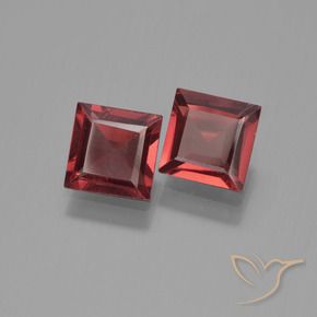 Shop natural 1.49ct 濃いレッドワイン パイロープガーネット gems, 四角形, from モザンビーグ at GemSelect. In stock, global shipping!