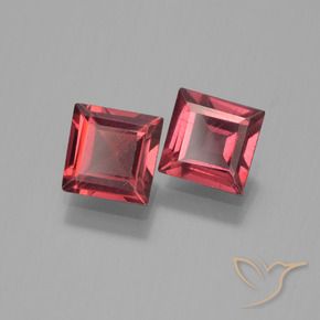 Shop natural 1.54ct 濃いレッドワイン パイロープガーネット gems, 四角形, from モザンビーグ at GemSelect. In stock, global shipping!