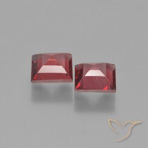 Shop natural 1.54ct 濃いレッドワイン パイロープガーネット gems, 四角形, from モザンビーグ at GemSelect. In stock, global shipping!