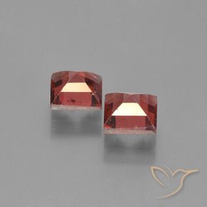 Shop natural 1.77ct ディープレッド パイロープガーネット gems, 四角形, from モザンビーグ at GemSelect. In stock, global shipping!