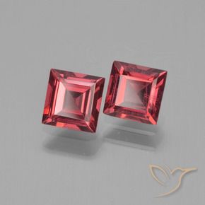Shop natural 1.57ct ミディアムダークレッド パイロープガーネット gems, 四角形, from モザンビーグ at GemSelect. In stock, global shipping!