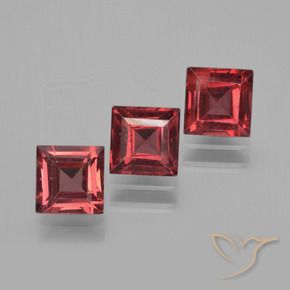 Shop natural 2.70ct ミディアムレッド パイロープガーネット gems, 四角形, from モザンビーグ at GemSelect. In stock, global shipping!