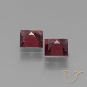Shop natural 1.53ct ダークレッド パイロープガーネット gems, 四角形, from モザンビーグ at GemSelect. In stock, global shipping!