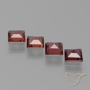 Shop natural 2.46ct ダークレッド パイロープガーネット gems, 四角形, from モザンビーグ at GemSelect. In stock, global shipping!