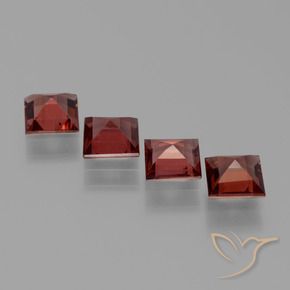 Shop natural 2.48ct カラントレッド パイロープガーネット gems, 四角形, from モザンビーグ at GemSelect. In stock, global shipping!
