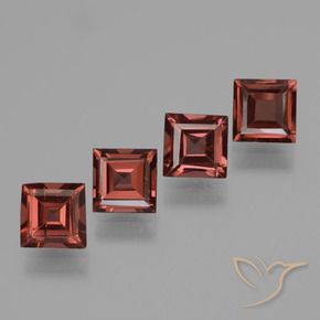 Shop natural 3.26ct スカーレットレッド パイロープガーネット gems, 四角形, from モザンビーグ at GemSelect. In stock, global shipping!