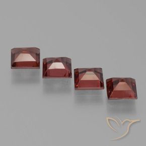 Shop natural 3.26ct スカーレットレッド パイロープガーネット gems, 四角形, from モザンビーグ at GemSelect. In stock, global shipping!
