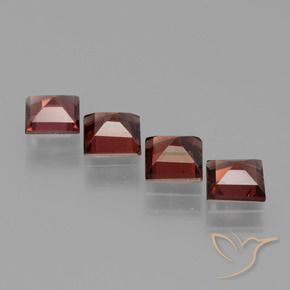 Shop natural 2.97ct 濃いスカーレットレッド パイロープガーネット gems, 四角形, from モザンビーグ at GemSelect. In stock, global shipping!