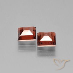 Shop natural 1.69ct ディープレッド パイロープガーネット gems, 四角形, from モザンビーグ at GemSelect. In stock, global shipping!