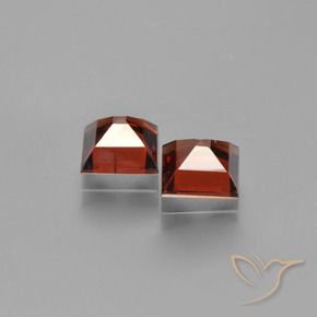 Shop natural 1.48ct ディープレッド パイロープガーネット gems, 四角形, from モザンビーグ at GemSelect. In stock, global shipping!