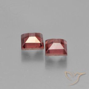 Shop natural 1.67ct ディープレッド パイロープガーネット gems, 四角形, from モザンビーグ at GemSelect. In stock, global shipping!
