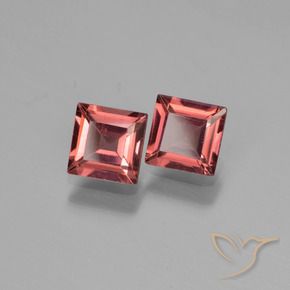 Shop natural 1.49ct 濃いレッドワイン パイロープガーネット gems, 四角形, from モザンビーグ at GemSelect. In stock, global shipping!