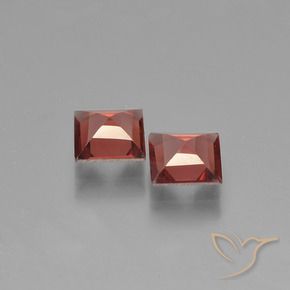 Shop natural 1.33ct ミディアムレッド パイロープガーネット gems, 四角形, from モザンビーグ at GemSelect. In stock, global shipping!