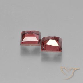 Shop natural 1.55ct スカーレットレッド パイロープガーネット gems, 四角形, from モザンビーグ at GemSelect. In stock, global shipping!