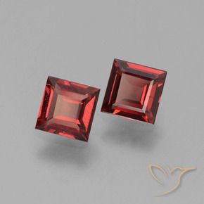 Shop natural 1.46ct ディープレッド パイロープガーネット gems, 四角形, from モザンビーグ at GemSelect. In stock, global shipping!