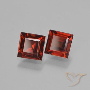 Shop natural 1.55ct ダークレッド パイロープガーネット gems, 四角形, from モザンビーグ at GemSelect. In stock, global shipping!