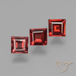 Shop natural 1.73ct ディープレッド パイロープガーネット gems, 四角形, from モザンビーグ at GemSelect. In stock, global shipping!